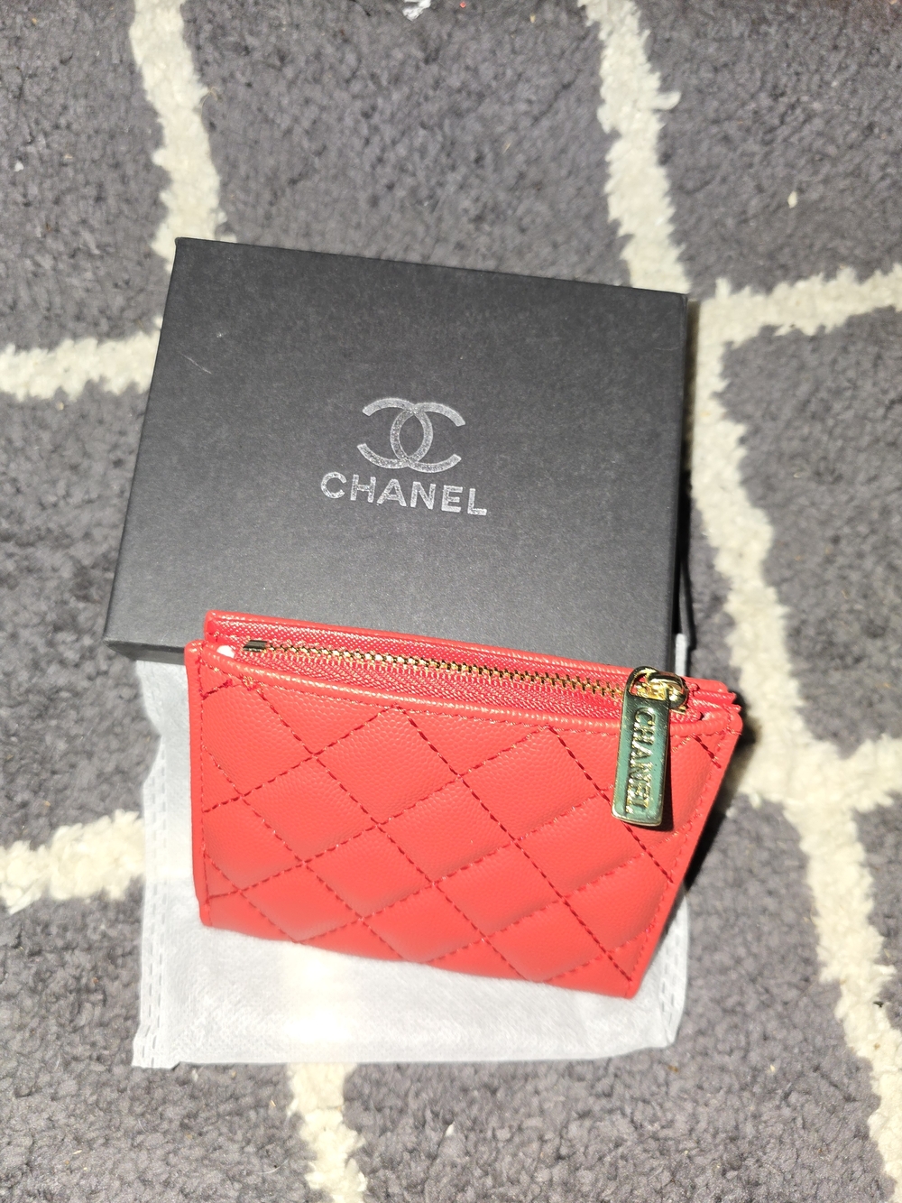 Quilted Red Leather Coin Pouch with Gold CC - Picture 3 of 7